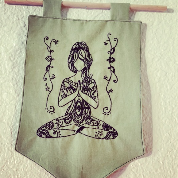 Hand embroidered flag - Picture 1 of 2